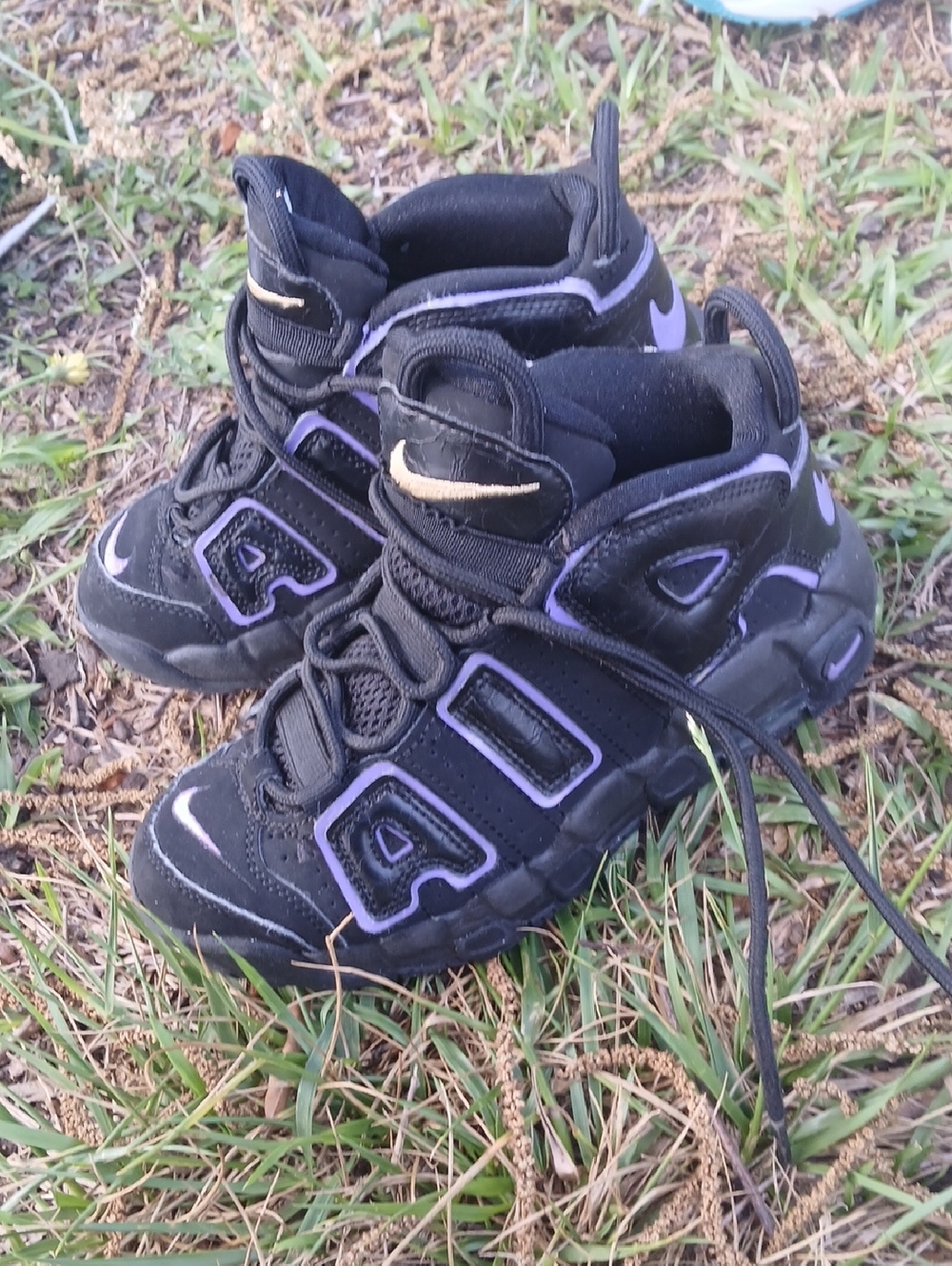 Kids Black & Purple Athletic Sneakers - Brand: